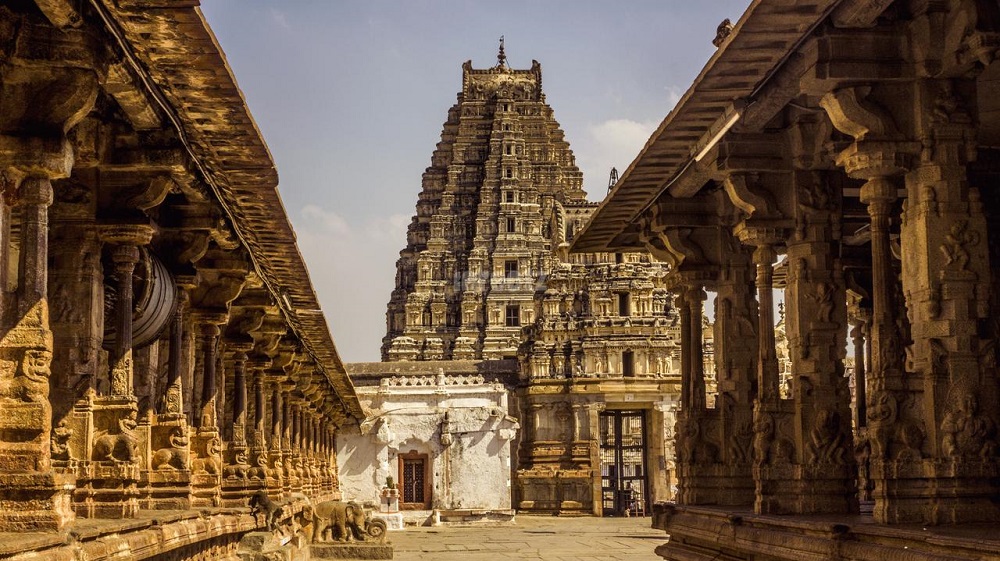 Virupaksha temple inside